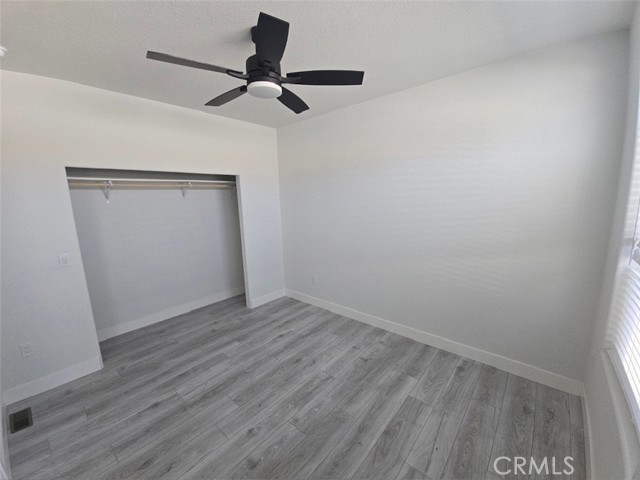 21500 Lassen, Chatsworth CA: https://media.crmls.org/medias/75f8e81d-3e20-4922-9109-51a9f7a70430.jpg