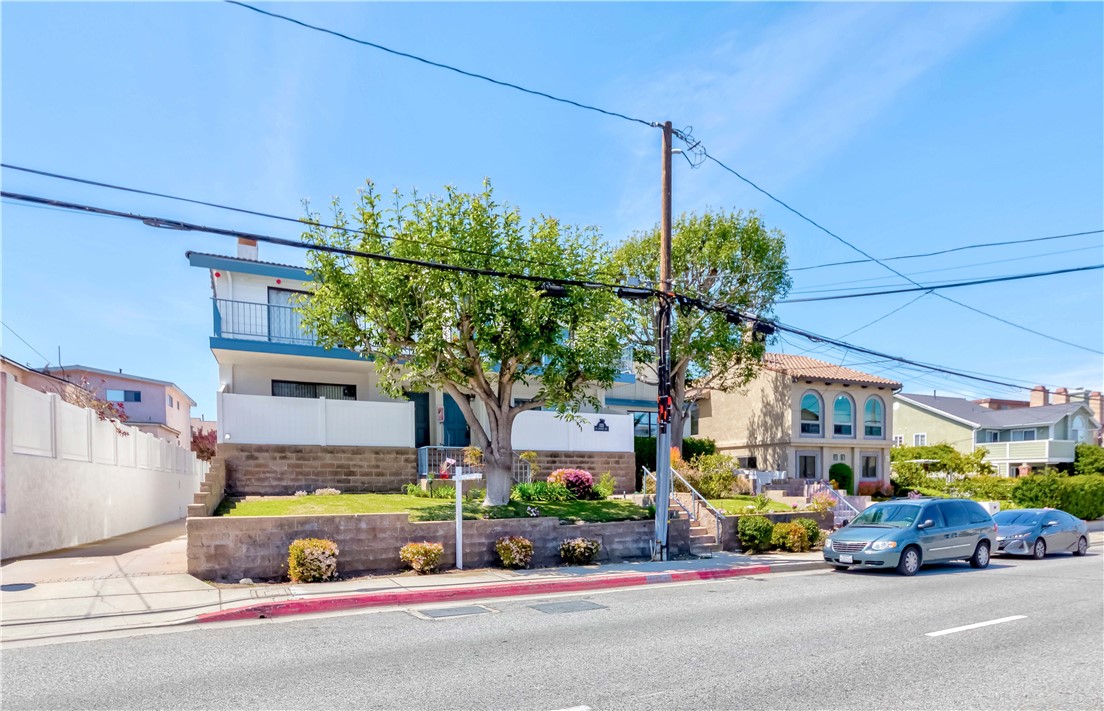 121 Prospect Avenue, Redondo Beach, California 90277, 2 Bedrooms Bedrooms, ,3 BathroomsBathrooms,Residential,Sold,Prospect,SB23056718