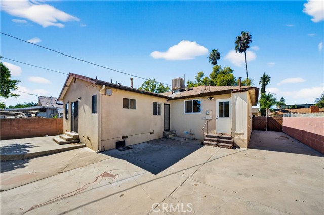 Detail Gallery Image 38 of 38 For 7046 Murietta, Van Nuys,  CA 91405 - 4 Beds | 2 Baths