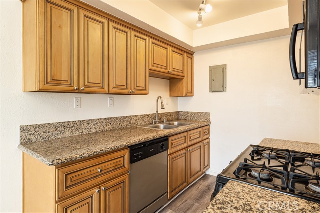 Detail Gallery Image 5 of 26 For 8505 Columbus Ave #217,  North Hills,  CA 91343 - 2 Beds | 2 Baths