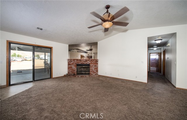 Detail Gallery Image 9 of 32 For 16923 Candlewood Rd, Apple Valley,  CA 92307 - 3 Beds | 2/1 Baths