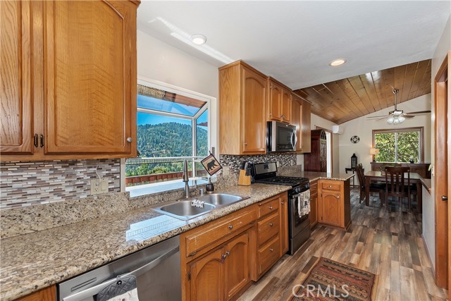 Detail Gallery Image 21 of 62 For 24355 Wabern Ct, Crestline,  CA 92325 - 4 Beds | 3/1 Baths