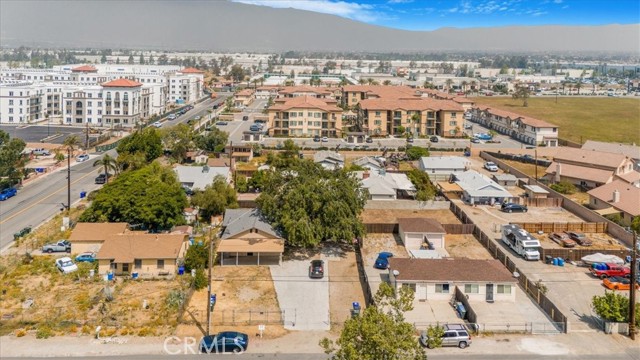 14928 Yucca Avenue, Fontana CA: https://media.crmls.org/medias/75faeccb-44ff-4bb7-8a8f-360a71689e09.jpg