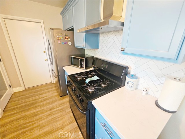 Detail Gallery Image 11 of 29 For 2124 Shamrock Way, Bakersfield,  CA 93304 - 2 Beds | 1 Baths