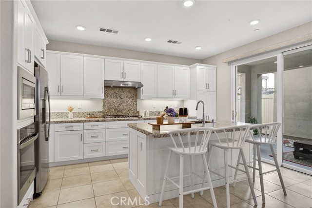 Detail Gallery Image 7 of 36 For 20506 Galloway Dr, Saugus,  CA 91350 - 3 Beds | 3 Baths