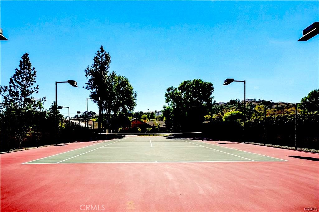 https://media.crmls.org/medias/75fba2bd-8af3-4ecf-8f54-ace131fe57ca.jpg?preset=X-Large
