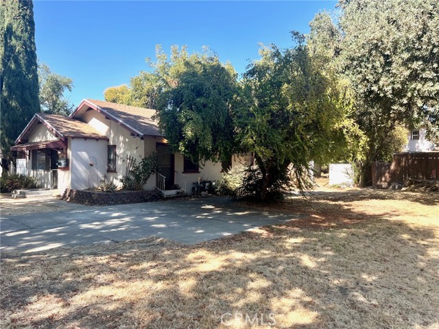 Detail Gallery Image 5 of 62 For 415 W 25th St, Merced,  CA 95340 - 7 Beds | 4/1 Baths