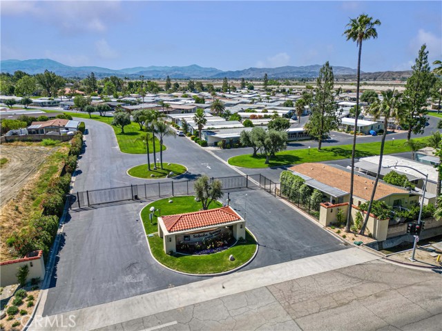 2230 Lake Park Dr, San Jacinto CA: https://media.crmls.org/medias/75fbd7c0-a417-454c-8a1d-5d96e96e8583.jpg