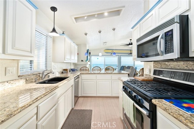 Detail Gallery Image 6 of 16 For 1880 N El Camino Real #8,  San Clemente,  CA 92672 - 3 Beds | 2 Baths