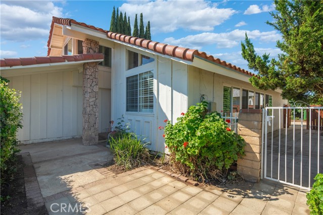 1305 Fairlance Drive, Walnut CA: https://media.crmls.org/medias/75fbf880-c6ca-466a-a248-ba510b529c72.jpg
