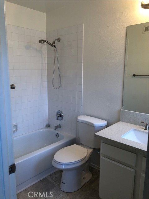 Detail Gallery Image 12 of 15 For 2931 Plaza Del Amo #26,  Torrance,  CA 90503 - 2 Beds | 2/1 Baths