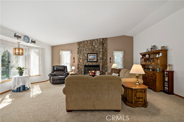 Detail Gallery Image 7 of 38 For 905 Dolstra Ln, Fallbrook,  CA 92028 - 3 Beds | 2 Baths