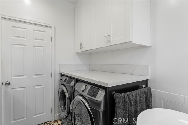 976 N Loma Vista Drive, Long Beach CA: https://media.crmls.org/medias/75fe3692-4b6e-4f6b-b9ad-a42410ae875c.jpg