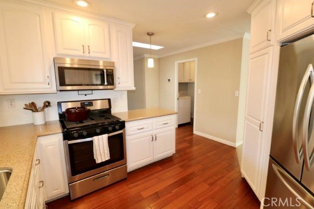 635 Shadow Lake Avenue, Brea CA: https://media.crmls.org/medias/75ff37f9-2974-427b-ac82-4469cdd8972e.jpg
