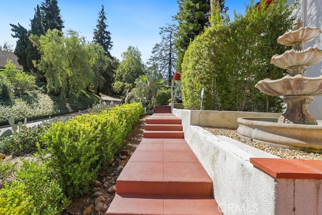 Detail Gallery Image 7 of 69 For 1804 Valle Vista, Redlands,  CA 92373 - 6 Beds | 4/1 Baths