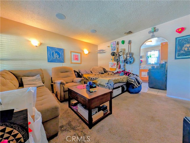 Detail Gallery Image 14 of 29 For 7423 Lankershim Ave, Highland,  CA 92346 - 2 Beds | 1 Baths