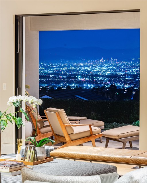 38 Saddleback, Rolling Hills CA: https://media.crmls.org/medias/75ffbaae-f6e9-4b0e-92a6-a984dc96a93a.jpg