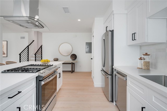 Detail Gallery Image 9 of 13 For 1334 9th St, Santa Monica,  CA 90401 - 3 Beds | 2 Baths