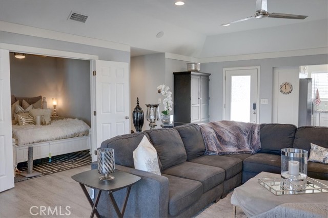 Detail Gallery Image 5 of 37 For 22346 Canyon Club, Canyon Lake,  CA 92587 - 2 Beds | 2 Baths