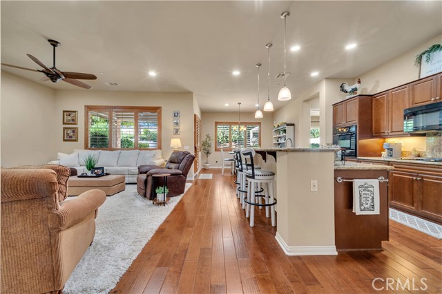 Detail Gallery Image 5 of 36 For 14006 Sandstone Peak, Bakersfield,  CA 93306 - 2 Beds | 2 Baths