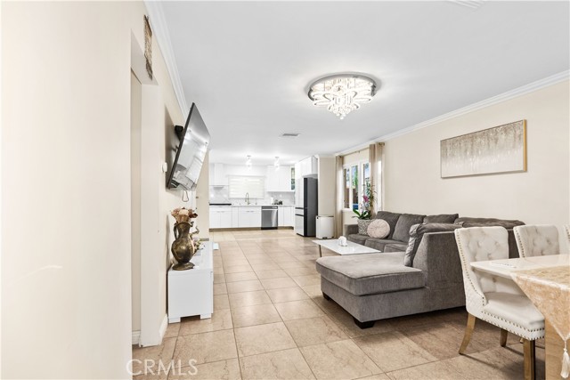 Detail Gallery Image 7 of 16 For 11377 Gaynor Ave, Granada Hills,  CA 91344 - 4 Beds | 2 Baths