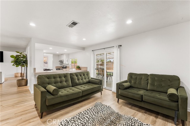 Detail Gallery Image 14 of 47 For 3300 W Avenue J3, Lancaster,  CA 93536 - 4 Beds | 3 Baths