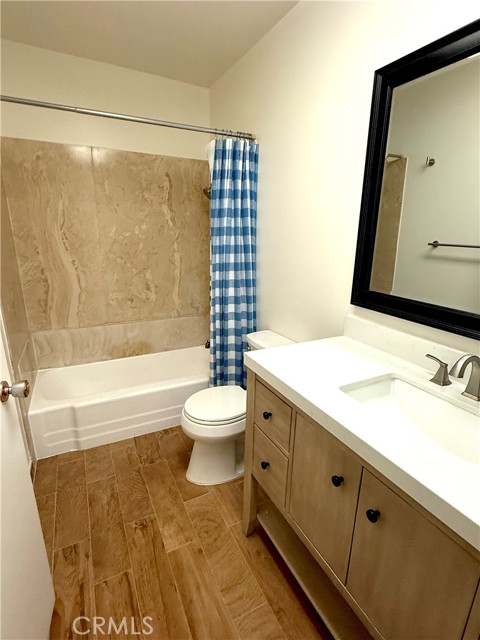 Detail Gallery Image 12 of 23 For 11153 Amigo Ave, Porter Ranch,  CA 91326 - 4 Beds | 2 Baths