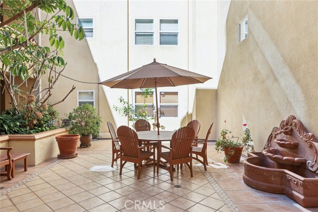 Detail Gallery Image 34 of 41 For 14343 Burbank Bld #301,  Sherman Oaks,  CA 91401 - 3 Beds | 2 Baths