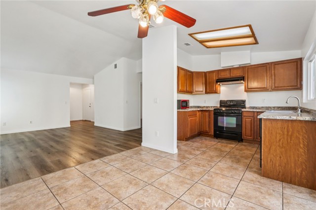 Detail Gallery Image 7 of 24 For 12059 Elk Bld, Riverside,  CA 92505 - 3 Beds | 2 Baths