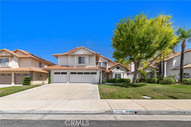 32122 Corte Eldorado, Temecula CA: https://media.crmls.org/medias/76061325-5130-4e17-bd24-74fee76c51fe.jpg