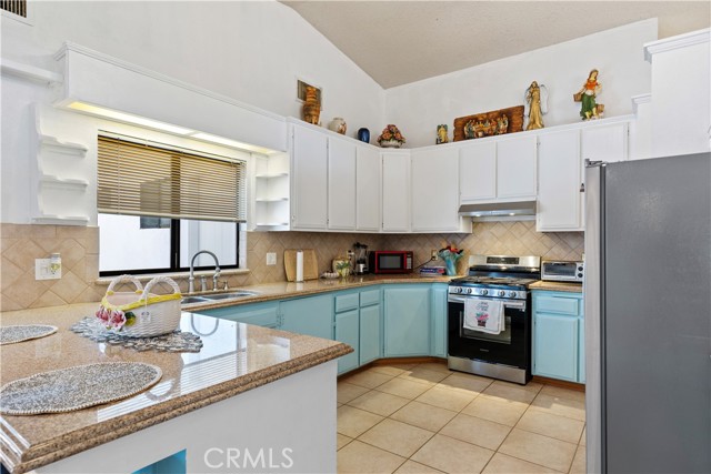 Detail Gallery Image 14 of 49 For 10331 N Loop Bld, California City,  CA 93505 - 3 Beds | 2 Baths