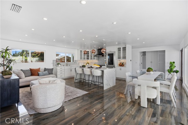 496 E 16th, Costa Mesa CA: https://media.crmls.org/medias/76063557-ab52-4f73-a83a-efdb013bea26.jpg