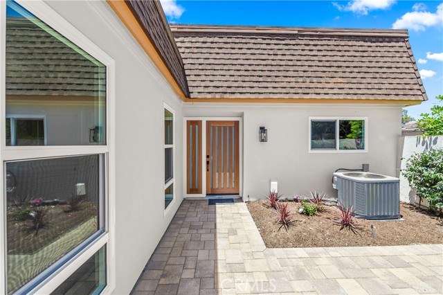 11 Rockrose Way, Irvine CA: https://media.crmls.org/medias/7606ee74-25b8-4482-a7b9-50f8bf9aed4d.jpg