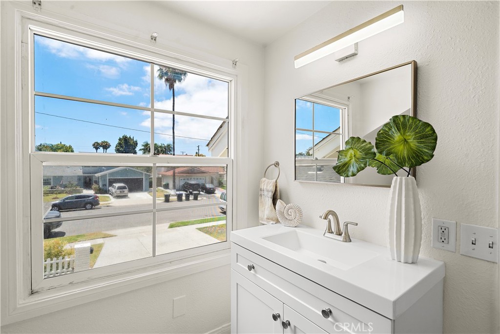MLS #OC26139737 image #31