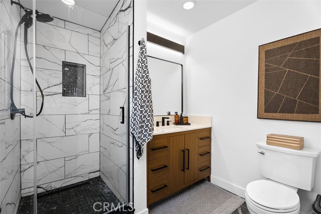 Detail Gallery Image 14 of 29 For 1675 W Mells Lane, Anaheim,  CA 92802 - 4 Beds | 2/1 Baths