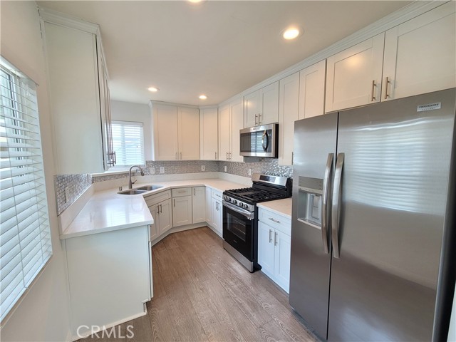 17557 Lemay Place, Lake Balboa CA: https://media.crmls.org/medias/7607be7b-8a01-4069-9357-2834c1663859.jpg