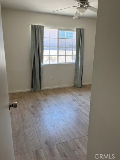 255 W Grace Street, Barstow CA: https://media.crmls.org/medias/7607efb5-fdf8-4548-843f-67b19385faf9.jpg