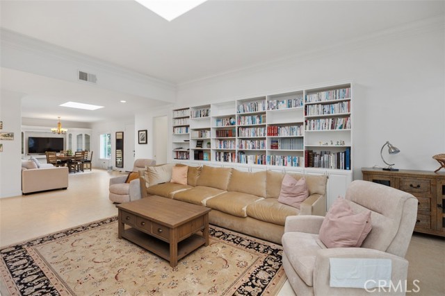 5594 Avenida Sosiega W, Laguna Woods CA: https://media.crmls.org/medias/760869b2-9d06-4ed6-a28e-2d7efe25281b.jpg