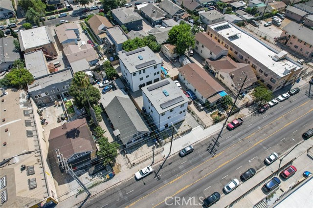 532 W Vernon Avenue, Los Angeles CA: https://media.crmls.org/medias/76092929-991b-464c-a4a5-47a5cd1c8fc7.jpg