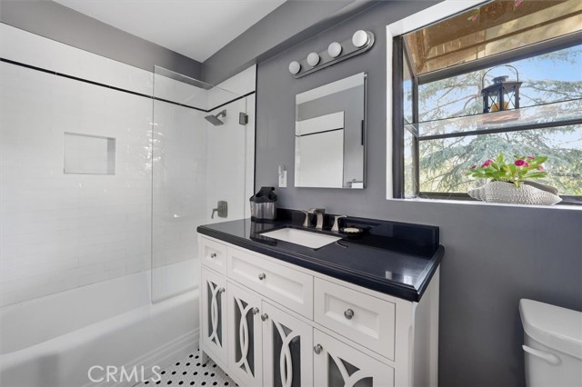 Detail Gallery Image 21 of 39 For 3342 Dunsmere, Glendale,  CA 91206 - 3 Beds | 2 Baths