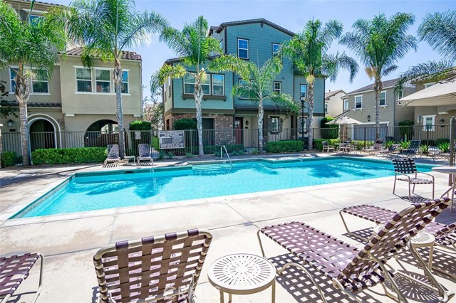 Detail Gallery Image 3 of 13 For 509 Tribella Ct, Santa Ana,  CA 92703 - 3 Beds | 3 Baths