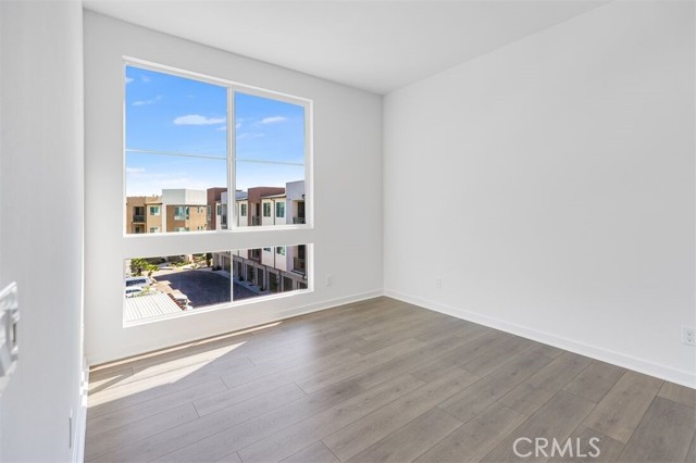 Detail Gallery Image 10 of 22 For 980 N Tangent Privado #305,  Ontario,  CA 91764 - 3 Beds | 2 Baths