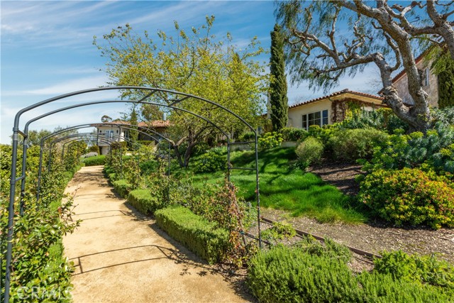 Detail Gallery Image 14 of 26 For 1412 Lower Paseo La Cresta, Palos Verdes Estates,  CA 90274 - 4 Beds | 5/3 Baths