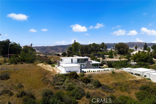 1912 Edgefair Lane, Redlands CA: https://media.crmls.org/medias/760a9d7f-b15a-4abe-90fb-6370ca604451.jpg