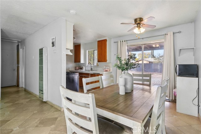 Detail Gallery Image 4 of 14 For 16362 Pine St, Hesperia,  CA 92345 - 2 Beds | 1 Baths