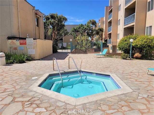 Detail Gallery Image 24 of 25 For 18307 Burbank Bld #14,  Tarzana,  CA 91356 - 2 Beds | 2 Baths