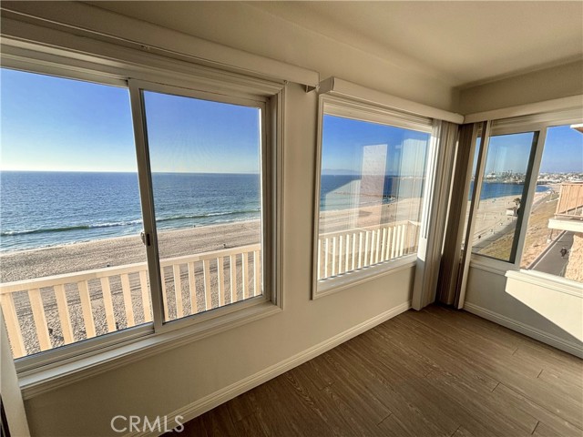 Detail Gallery Image 5 of 14 For 735 Esplanade a,  Redondo Beach,  CA 90277 - 2 Beds | 2 Baths