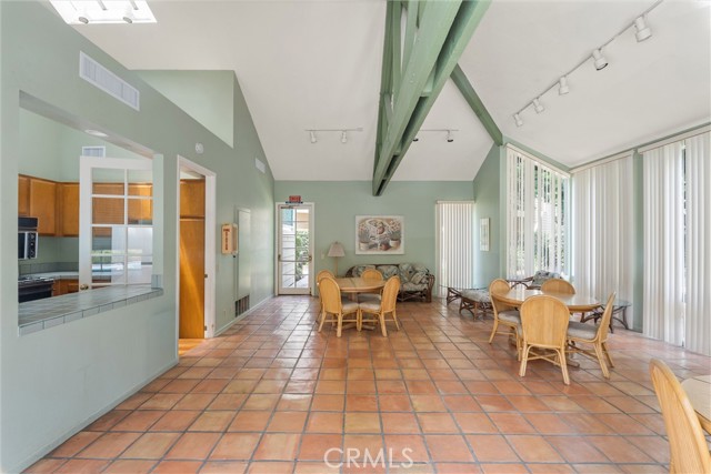 7291 Coho Dr, Huntington Beach CA: https://media.crmls.org/medias/760ba0a1-5806-4b1a-ba38-f4275f1bc2fa.jpg