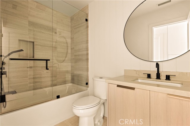 Detail Gallery Image 16 of 26 For 17606 Bromley St, Encino,  CA 91316 - 4 Beds | 3/1 Baths