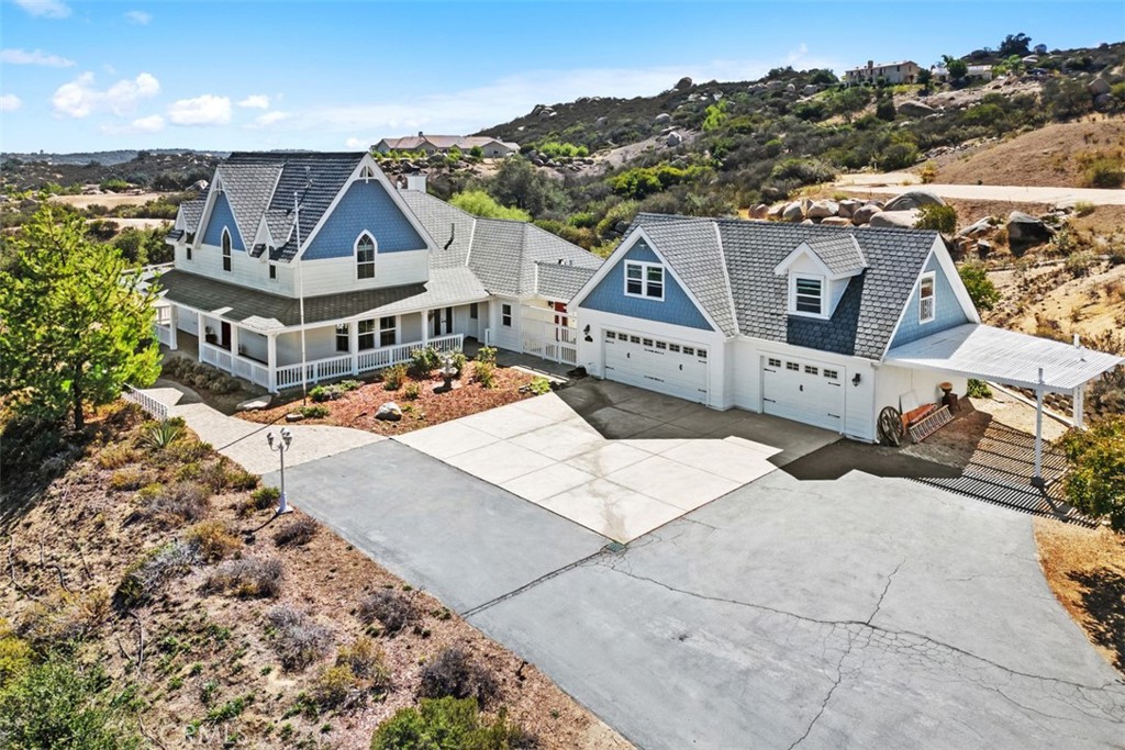 41722 Avenida De Encanto